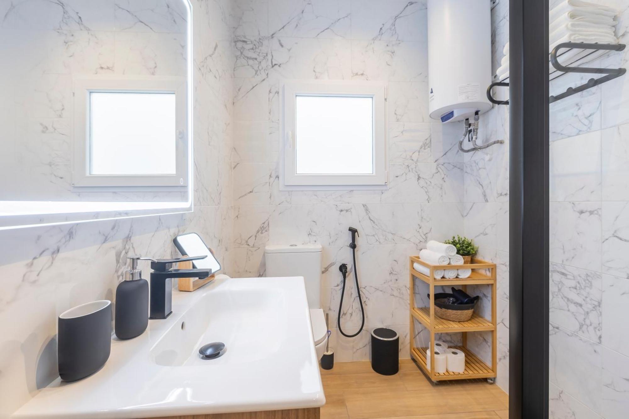 Fully Renovated Apartment In The Heart Of Fuengirola, 2 Min Walk To The Beach Zewnętrze zdjęcie